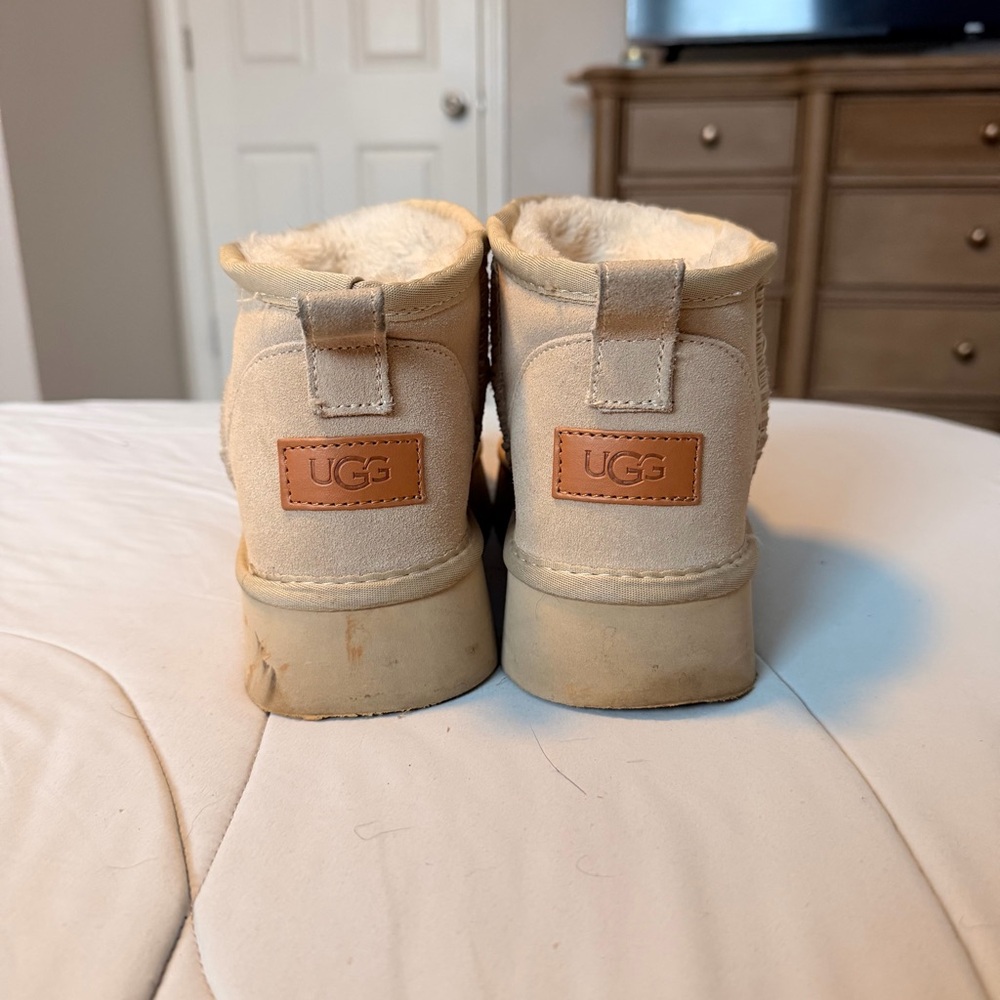 Uggs - image 4